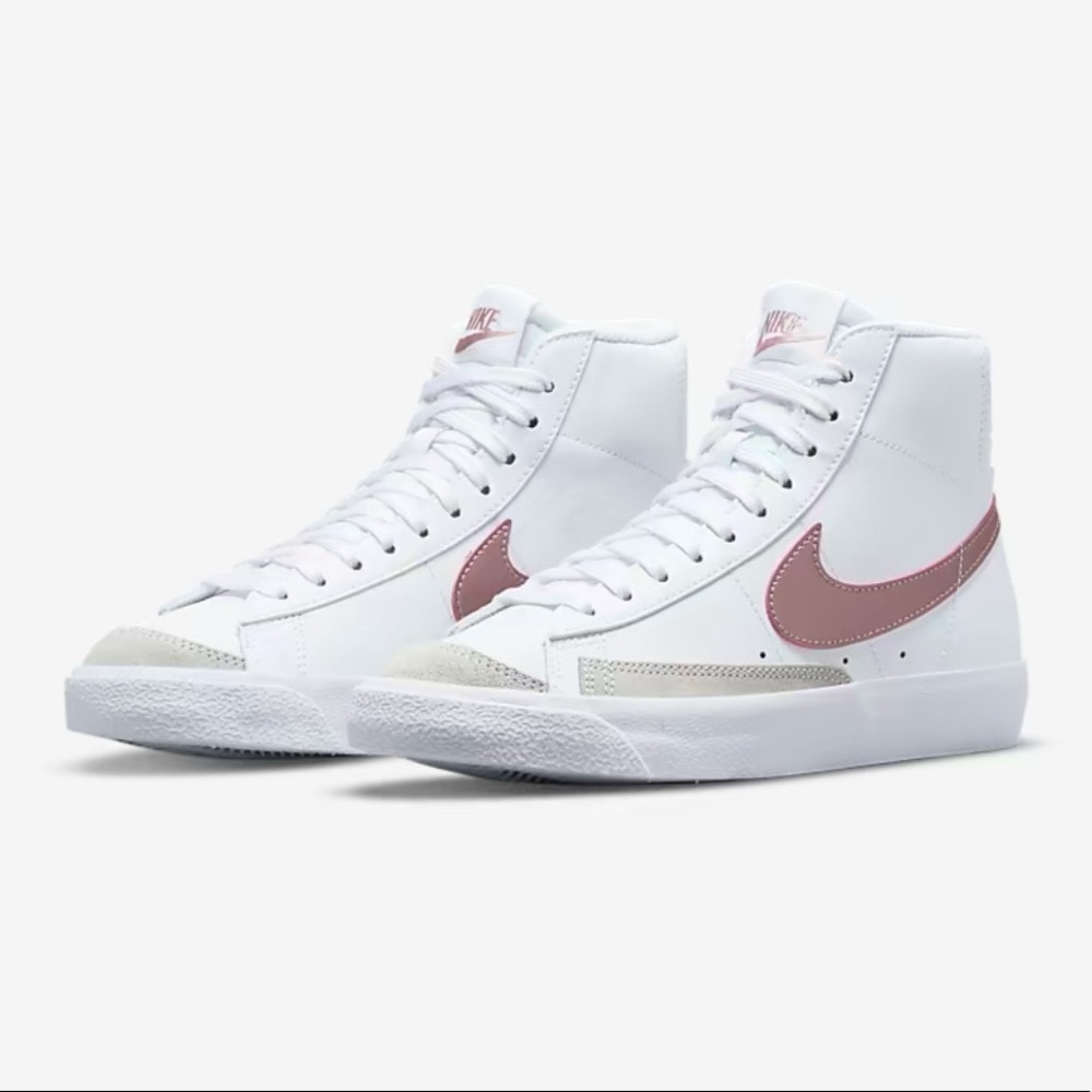 Nike || blazer mid ‘77 in white and pink glaze